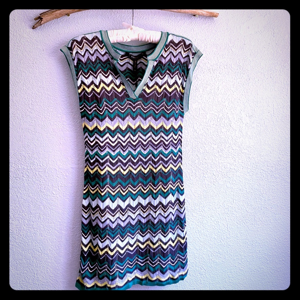 BCBG Chevron Stripe Slit Neck Dress, NWT, XXS
